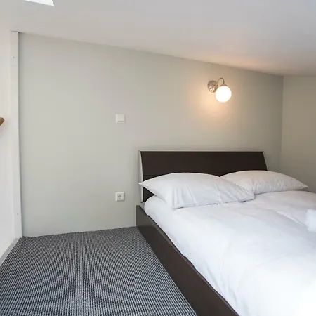 New Point Apartment *