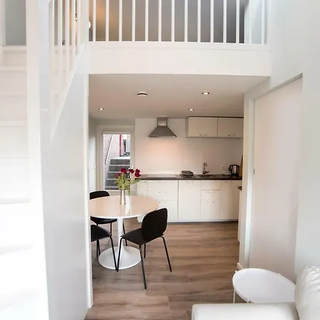 New Point Apartment *